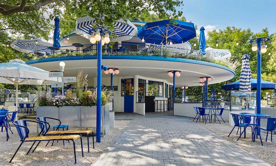 Proeflokaal 't Blauwe Theehuis bleu et blanc vide dans le Vondelpark